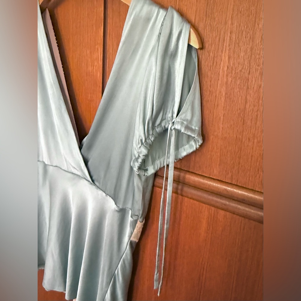 Miguelina “Stephanie” style silk and lace cap sleeve top - Picture 13 of 13